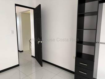 Venta de Casa Esquinera en Tibás-San Juan. RAH 27-227 Venta de Casa Esquinera en Tibás-San Juan. RAH 27-227