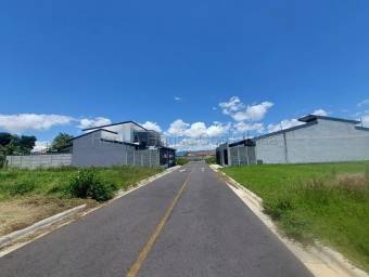 Se vende lote plano en Santo Domingo Heredia 27-237