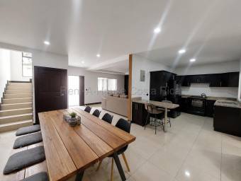 Se vende casa en Brasil Santa Ana 26-2264