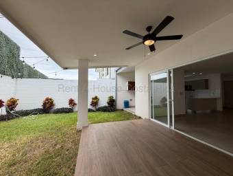 Alquiler de Moderna Casa con Amplias Amenidades en Guachipelín #27-221 GS