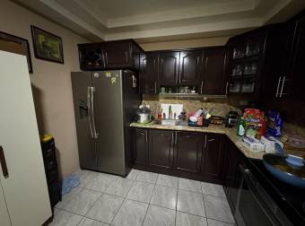 ¡SE VENDE CASA! EN URBANIZACIÓN LOS GERANIOS -SAN FELIPE DE ALAJUELITA