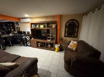 ¡SE VENDE CASA! EN URBANIZACIÓN LOS GERANIOS -SAN FELIPE DE ALAJUELITA