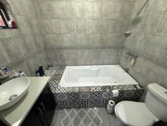 Venta de Casa en San Francisco de Heredia. RAH 26-1628