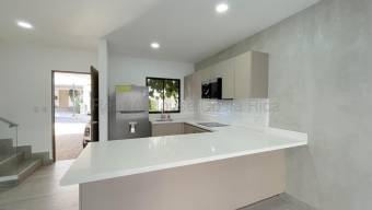 Se alquila casa en Pozos Santa Ana 27-269