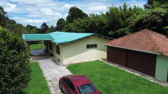 Venta de finca con tres casas y potencial de desarrollo #26-592 GS