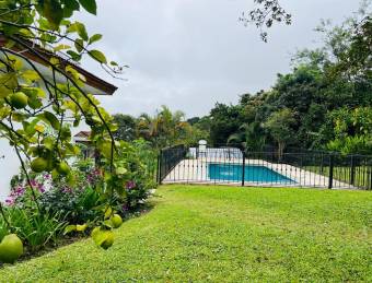 Venta de residencia con piscina, río privado y vistas a la montaña #26-622 GS Venta de residencia con piscina, río privado y vistas a la montaña #26-622 GS