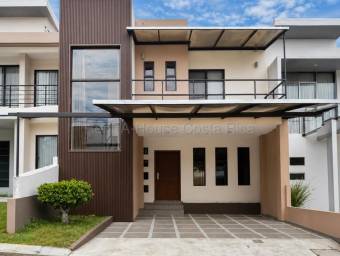 Se vende casa en San Francisco Heredia 27-272