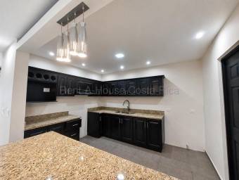 Se vende casa en San Francisco Heredia 27-272