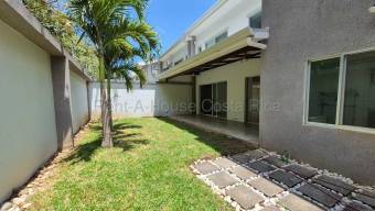 Se vende casa en Piedades Santa Ana 26-1706