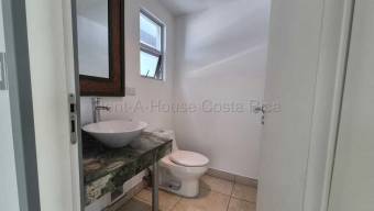 Se vende casa en Piedades Santa Ana 26-1706