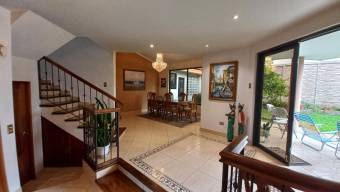 Se vende casa en Mata de Plátano Goicoechea 26-1184 