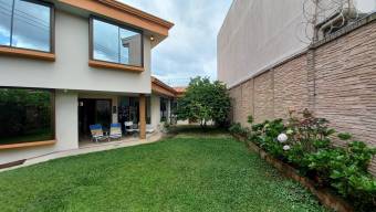 Se vende casa en Mata de Plátano Goicoechea 26-1184 