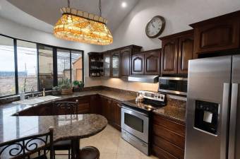 Se vende casa en Mata de Plátano Goicoechea 26-1184 