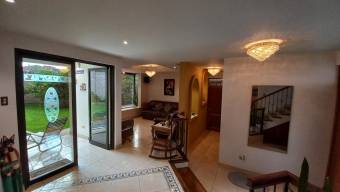 Se vende casa en Mata de Plátano Goicoechea 26-1184 
