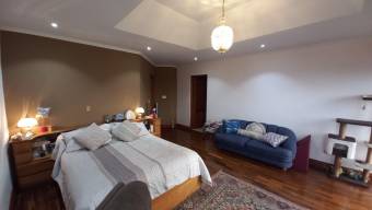 Se vende casa en Mata de Plátano Goicoechea 26-1184 