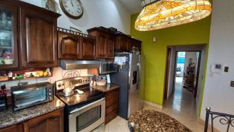 Se vende casa en Mata de Plátano Goicoechea 26-1184 