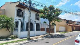 Se vende apartamento en San Rafael Escazú 26-1207