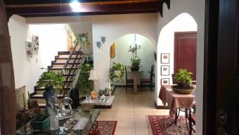 Se vende apartamento en San Rafael Escazú 26-1207