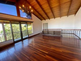 Se vende casa en San Antonio Escazú 22-1461