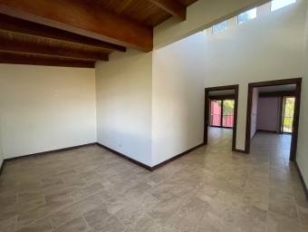 Se vende casa en San Antonio Escazú 22-1461