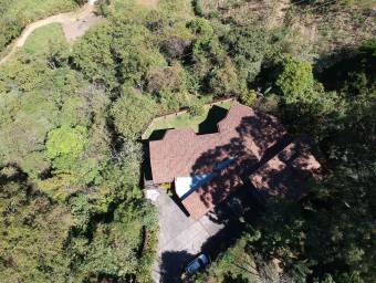 Se vende casa en San Antonio Escazú 22-1461