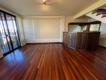 Se vende casa en San Antonio Escazú 22-1461