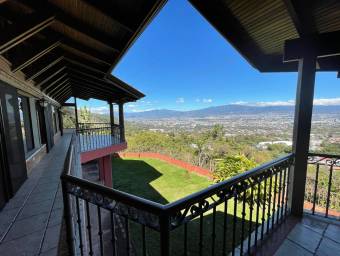 Se vende casa en San Antonio Escazú 22-1461