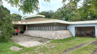 Se vende lote en Mata de Plátano Goicoechea 25-1767
