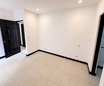 Casa de 2 plantas en venta en condominio en Ulloa de Heredia
