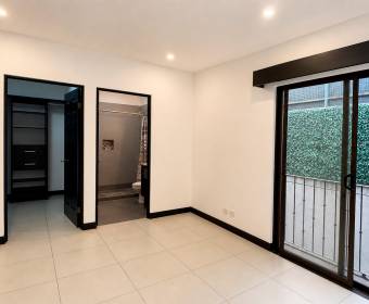 Casa de 2 plantas en venta en condominio en Ulloa de Heredia