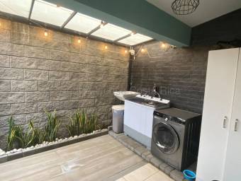 Venta  Casa de 2 habitaciones con amenidades en Alajuela #27-222 GS