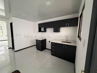 Venta de Casa Esquinera a Estrenar en Tibás #27-227 GS