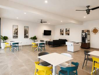 CASA EN VENTA RECIÉN CONSTRUIDA, LISTA PARA ESTRENAR EN HEREDIA.