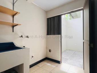 Venta de Casa de dos plantas en San Rafael de Heredia. RAH 27-223