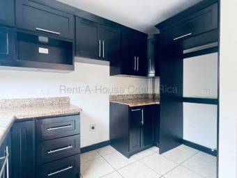 Venta de Casa de dos plantas en San Rafael de Heredia. RAH 27-223