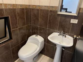 Venta de Casa de dos plantas en San Rafael de Heredia. RAH 27-223