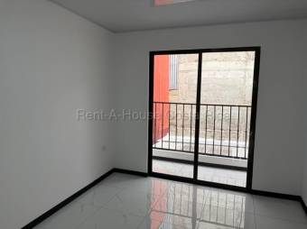 Venta de Casa Esquinera en Tibás-San Juan. RAH 27-227
