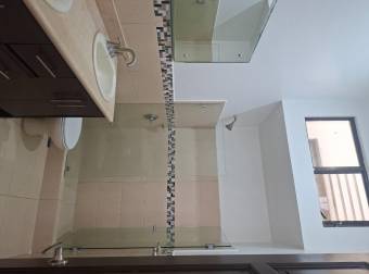 Se vende linda casa de una sola planta en La Floretsa