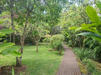 Se vende linda casa de una sola planta en La Floretsa