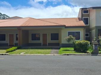 Se vende linda casa de una sola planta en La Floretsa