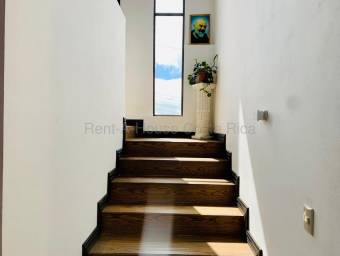 Venta de Casa en Alvarado-Pacayas de Cartago. RAH 27-216