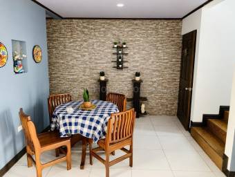 Venta de Casa en Alvarado-Pacayas de Cartago. RAH 27-216