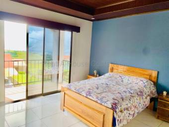 Venta de Casa en Alvarado-Pacayas de Cartago. RAH 27-216
