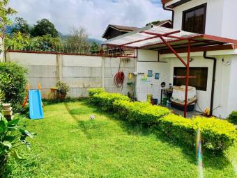 Venta de Casa en Alvarado-Pacayas de Cartago. RAH 27-216