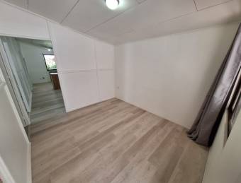 ALQUILER DE CASA EN BRASIL DE MORA 3 HABITACIONES