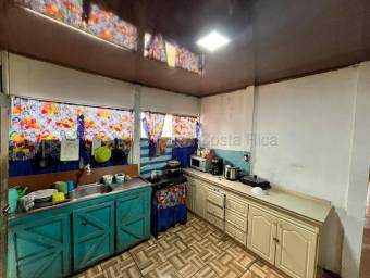 Venta de Casa en El Guarco-Patio de Agua, Cartago. RAH 27-233