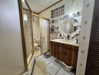 Venta de casa de un nivel con gran jardín y paneles solares #26-1336 GS