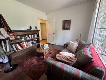 Venta de casa de un nivel con gran jardín y paneles solares #26-1336 GS
