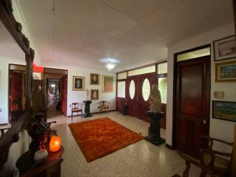 Venta de finca con uso comercial y acceso directo a carretera #26-553 GS