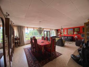 Venta de finca con uso comercial y acceso directo a carretera #26-553 GS